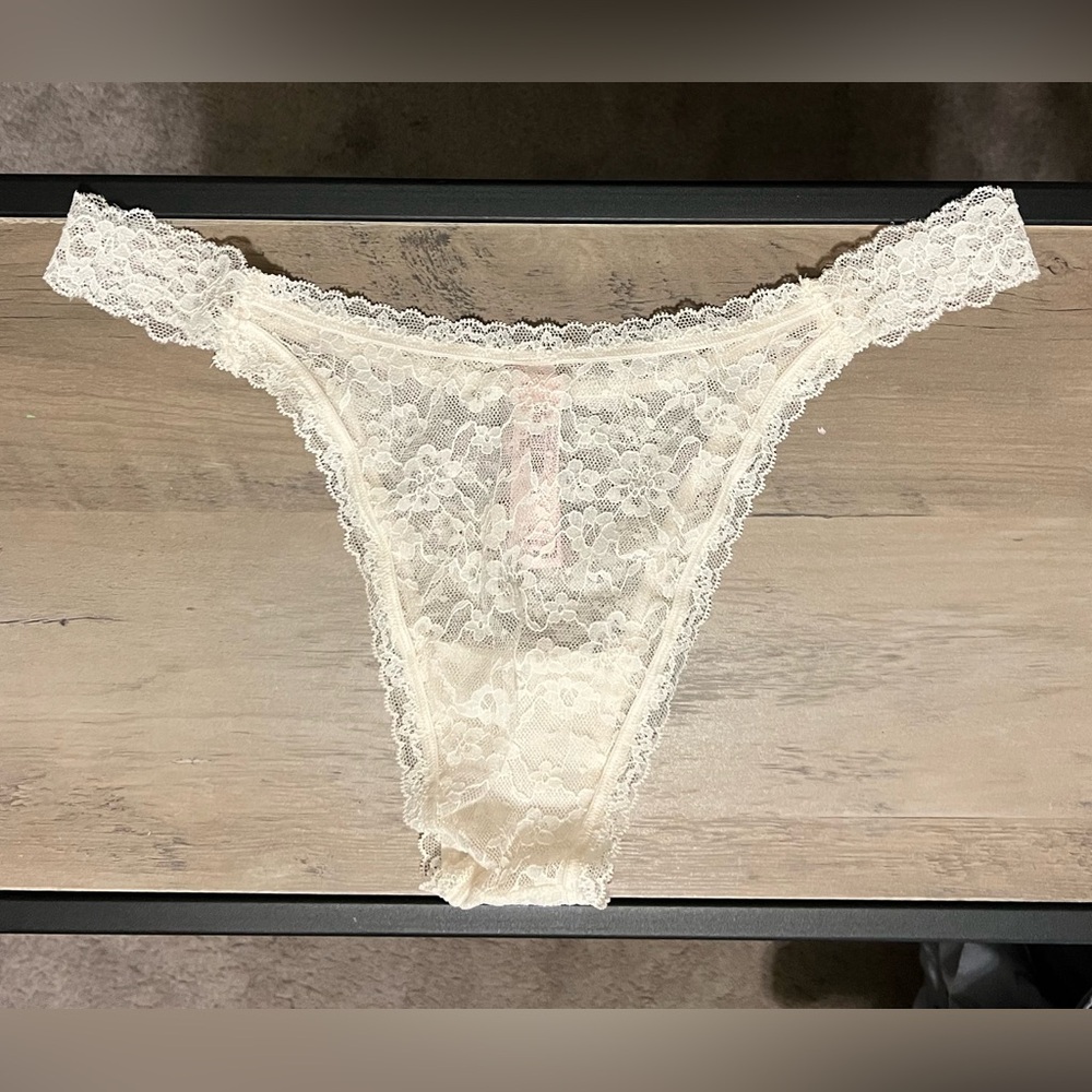 Victoria's Secret brazilian panty ivory lace size large NWT bridal